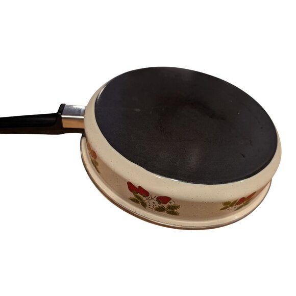 Vintage Strawberry Enamel Fry Pan Black Handle - Picture 4 of 16
